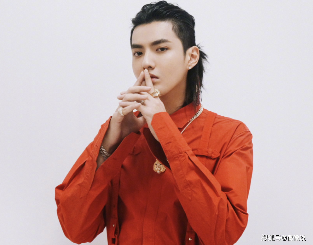 杨超越收到吴亦凡送的生日礼物！激动发朋友圈