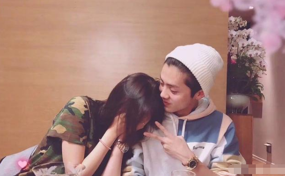 鹿晗关晓彤被传分手，男方曾花8千万买婚房，房