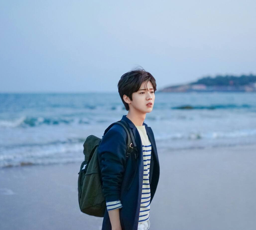 李汶翰恋情曝光，前几天他还“蔑视”恋爱强调