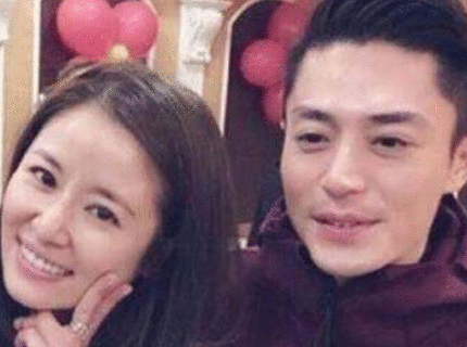 林心如女儿正脸曝光！随爸妈参加聚会不畏生，