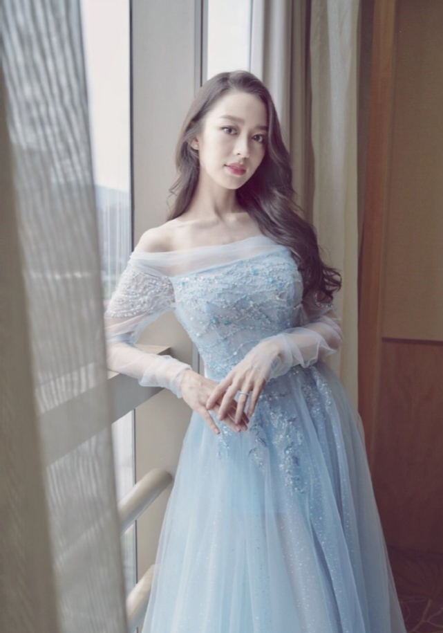 郎朗吉娜常亲吻，疑似郎朗前任朋友骂其不守妇