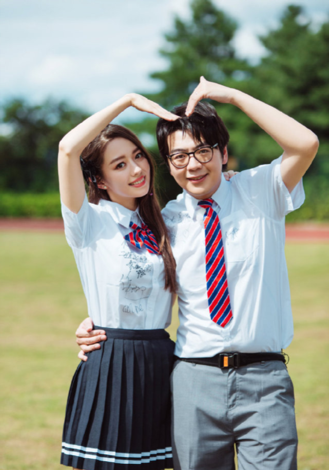 郎朗吉娜常亲吻，疑似郎朗前任朋友骂其不守妇