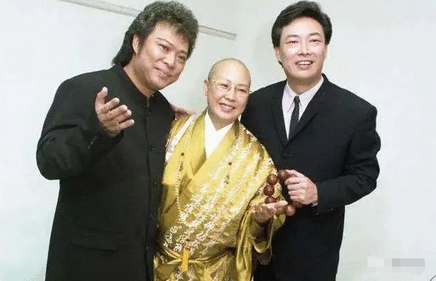 费玉清替姐还债还被骂太小气：善良过了头，祸