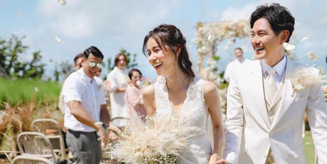 马国明汤洛雯真隐婚了？好友说漏嘴，6月才官宣