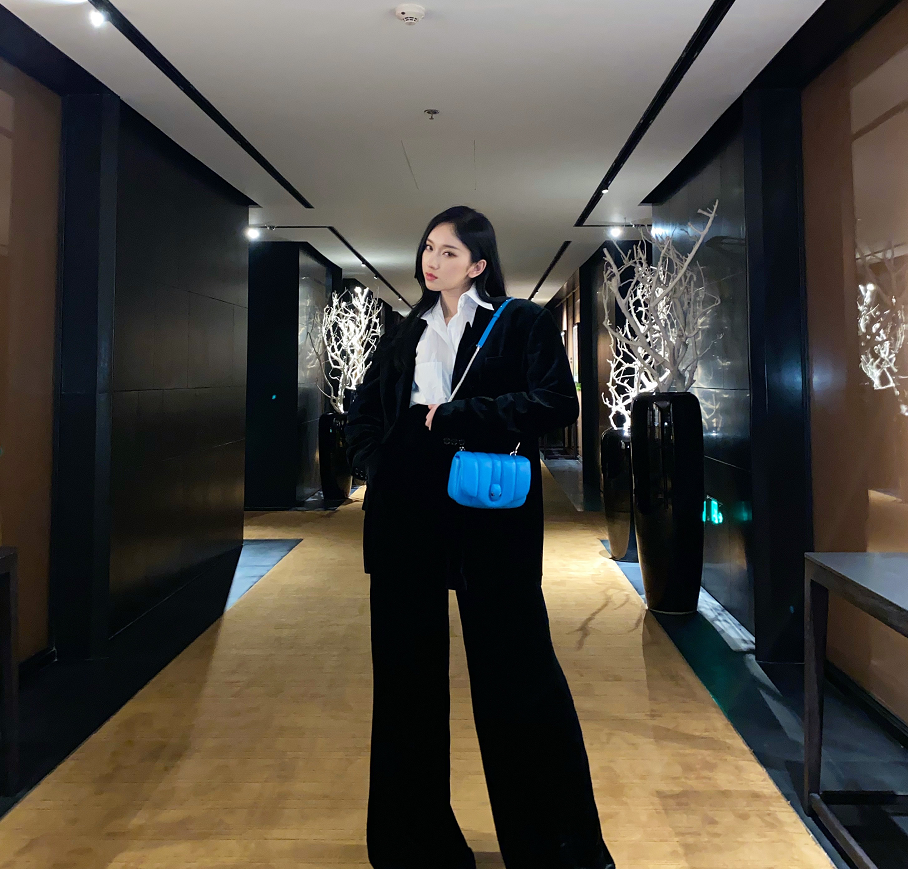 刘令姿私人照片被泄漏，店家道歉反咬一口，把