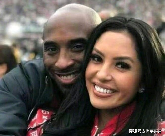 这9位男星去世后，妻子和女友发文悼念，哪个最