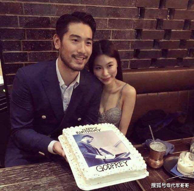 这9位男星去世后，妻子和女友发文悼念，哪个最