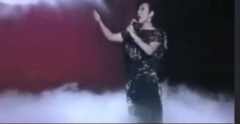 香港最艳女星，却苦恋21年嫁穷小子，终身不孕