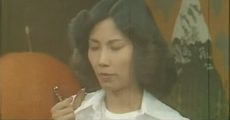 香港最艳女星，却苦恋21年嫁穷小子，终身不孕