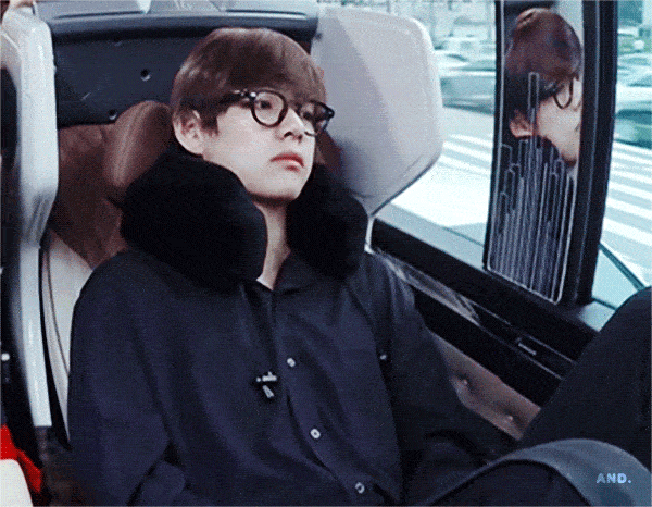 同样的着装，不同感觉的金泰亨！