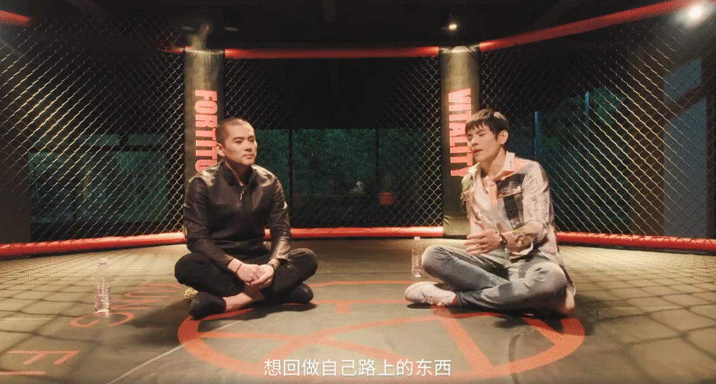 向佐郭碧婷买包年热搜?向佐否认回应:为不上