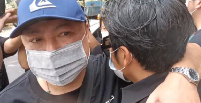 黄鸿升灵堂现场泪点太多，好友对遗体痛哭大骂