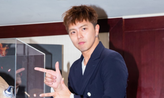 黄鸿升灵堂现场泪点太多，好友对遗体痛哭大骂