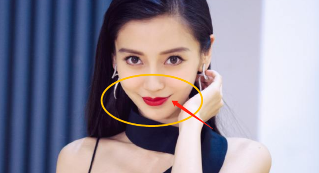 baby哭戏登热搜榜首,“微笑唇”阻碍了她的演技