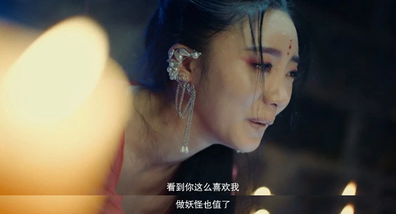 “林有有”疑恋情曝光,与神秘男当街搂抱,被