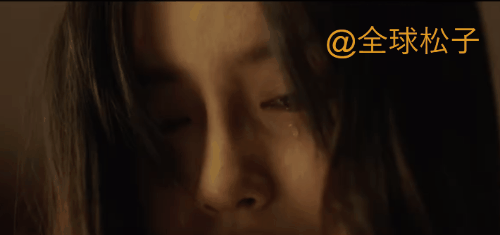 baby哭戏登热搜榜首,“微笑唇”阻碍了她的演技