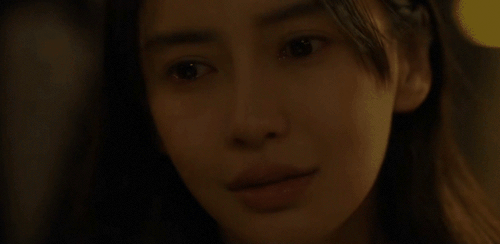 baby哭戏登热搜榜首,“微笑唇”阻碍了她的演技