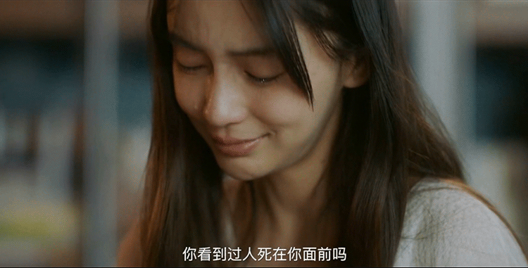 baby哭戏登热搜榜首,“微笑唇”阻碍了她的演技