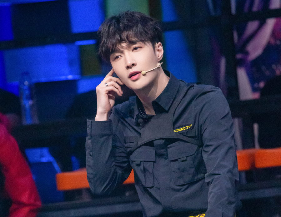 《街舞3》王一博直面土味情话,被撩后耳朵通红