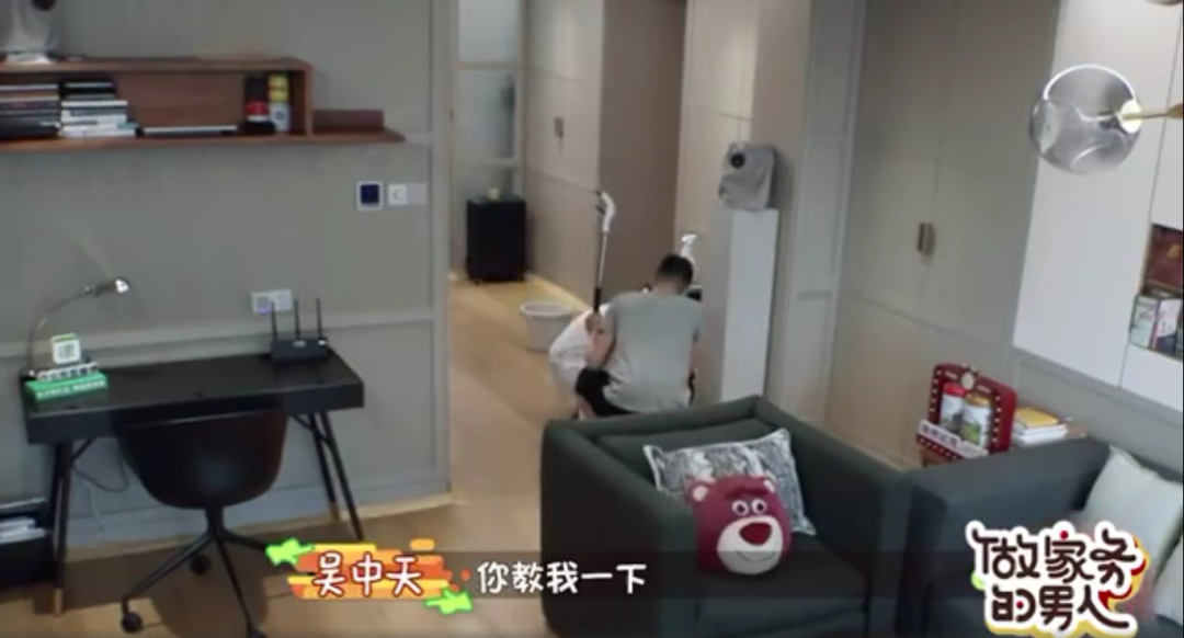 杨子姗因洁癖委屈落泪,老公悉心安慰被夸“新