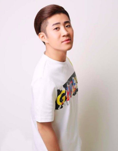 《乡爱》刘能晒小女儿近照,五官神似爸爸,2