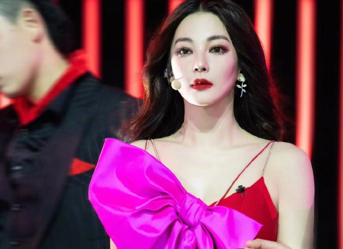 投票截止后,张雨绮亲友团陆续上线,李诞连她