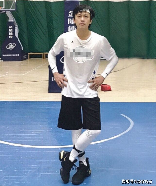 邓三岁!工作室纠正年龄登热搜,邓超怒吼要解