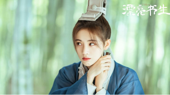 贾玲槽鞠婧祎心机重鞋底高,化妆师说她耍大牌