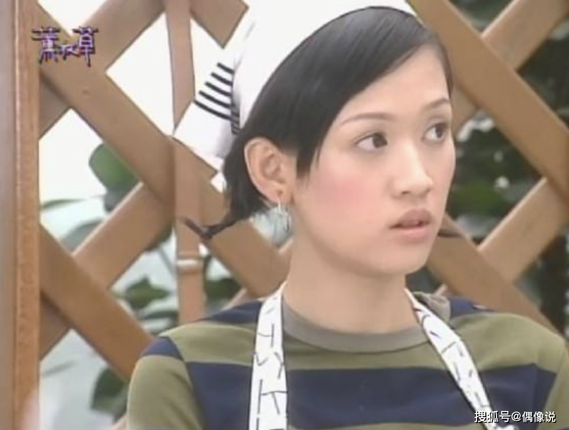 陈乔恩庆祝出道19周年,戴皇冠自拍像公主,41岁