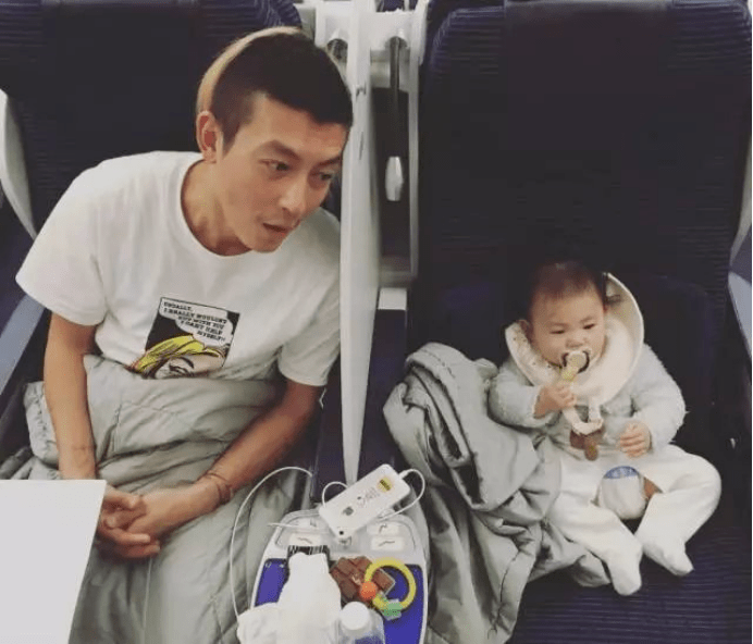 陈冠希晒3岁女儿近照:艳照门过去12年,他还好