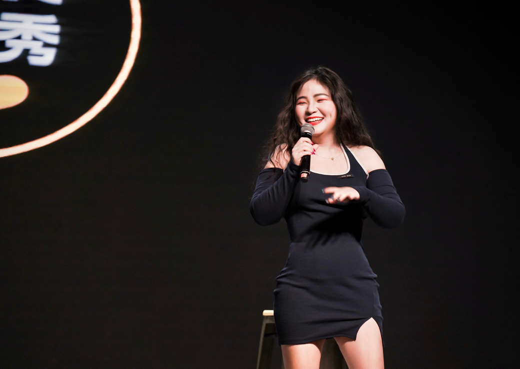 沈腾沉默,不知名女星主动站出来“辟谣”,被