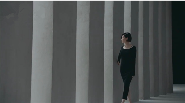 51岁王菲最新写真曝光,皮肤紧致看不出年龄感,