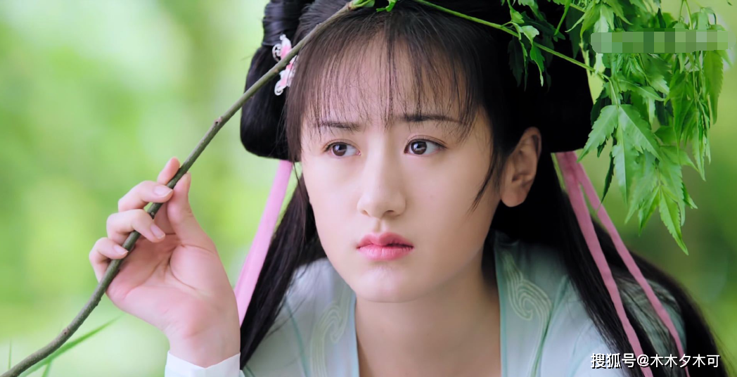 导演安排真亲,大大方方营业挺好的,比邓伦杨