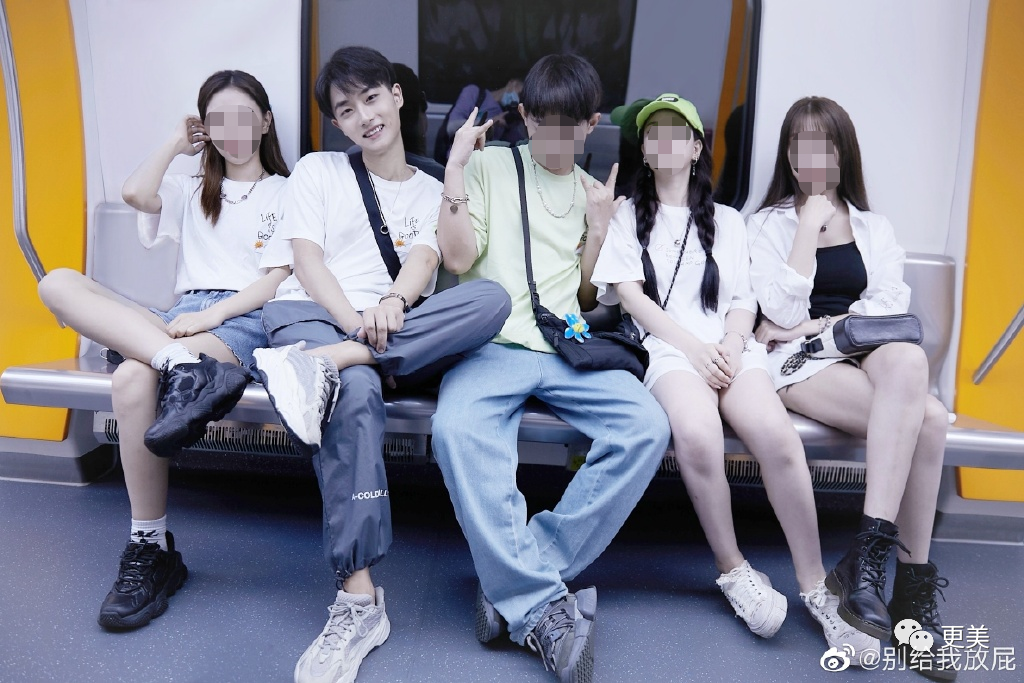 热搜小张,一夜涨粉20万,本奈何老底被扒!这尺