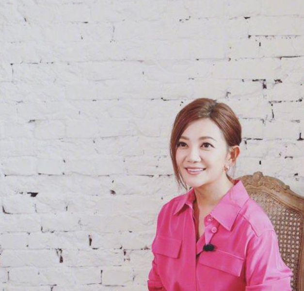 痛心!40岁女星在衣柜上吊去世,小儿子仅8个月