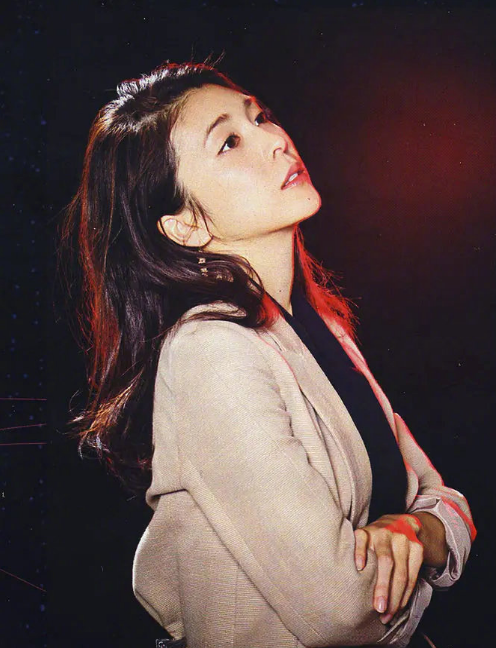 痛心!40岁女星在衣柜上吊去世,小儿子仅8个月