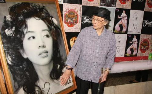 为什么梅艳芳宁愿把遗产捐了也不留给母亲?