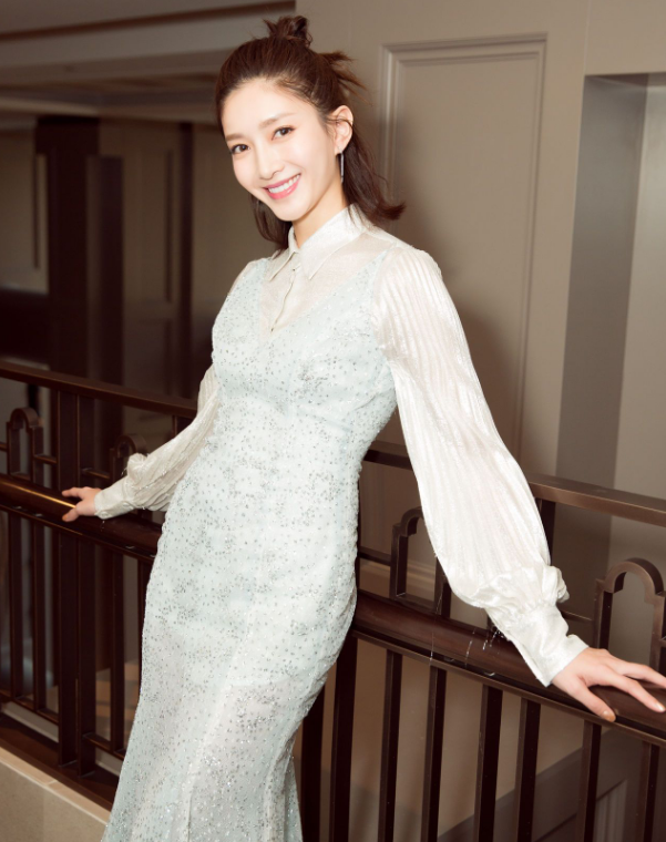 江疏影道歉!误将“神话人物”听成演员吴刚,