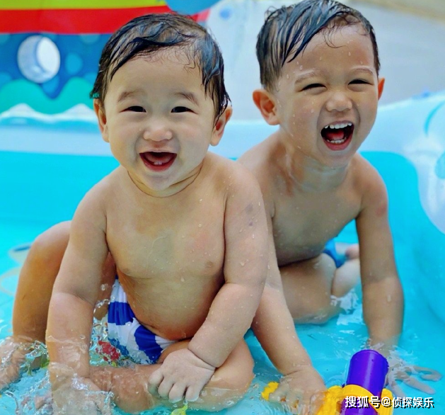 胡杏儿老公晒儿子萌照，奕霆选到心仪美食变害