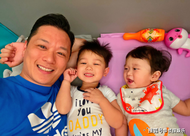 胡杏儿老公晒儿子萌照，奕霆选到心仪美食变害