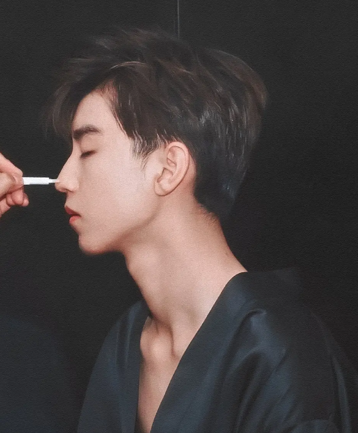 整容了？王俊凯回应瘦成“锥子脸”：健身有成