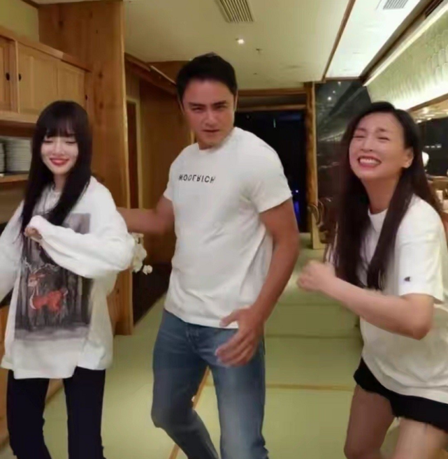 张庭怒斥员工不维护自己形象，喊话再用原相机