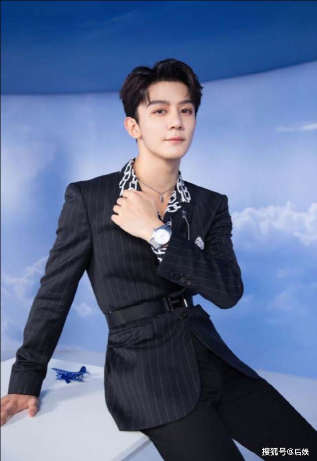 R1SE成员任豪夏之光曝恋情后，粉丝：他们恋爱了