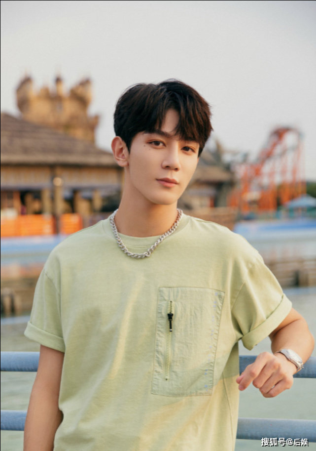 R1SE成员任豪夏之光曝恋情后，粉丝：他们恋爱了