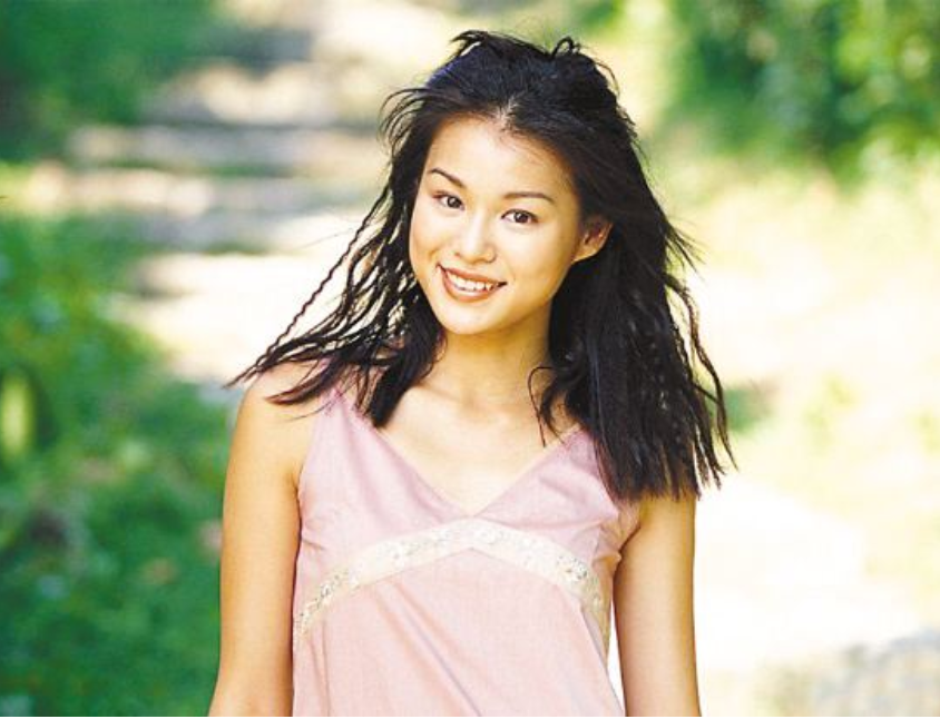 出道被嘲“最丑港姐”，41岁因陈凯歌的话而哭，