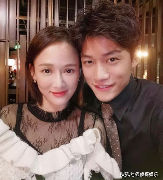 陈乔恩带男友与舒淇等小聚，两人当众贴脸合影