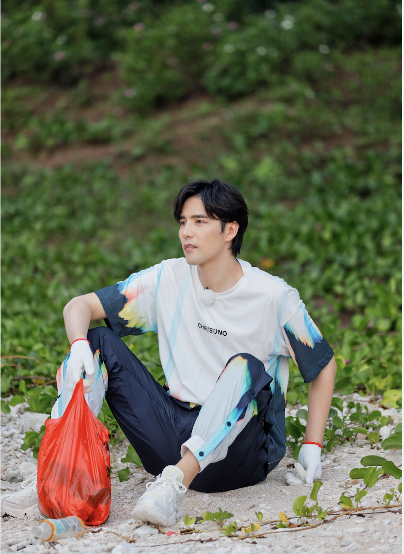 斜眼看人被发现!阿云嘎晒截图喊话蔡国庆:老