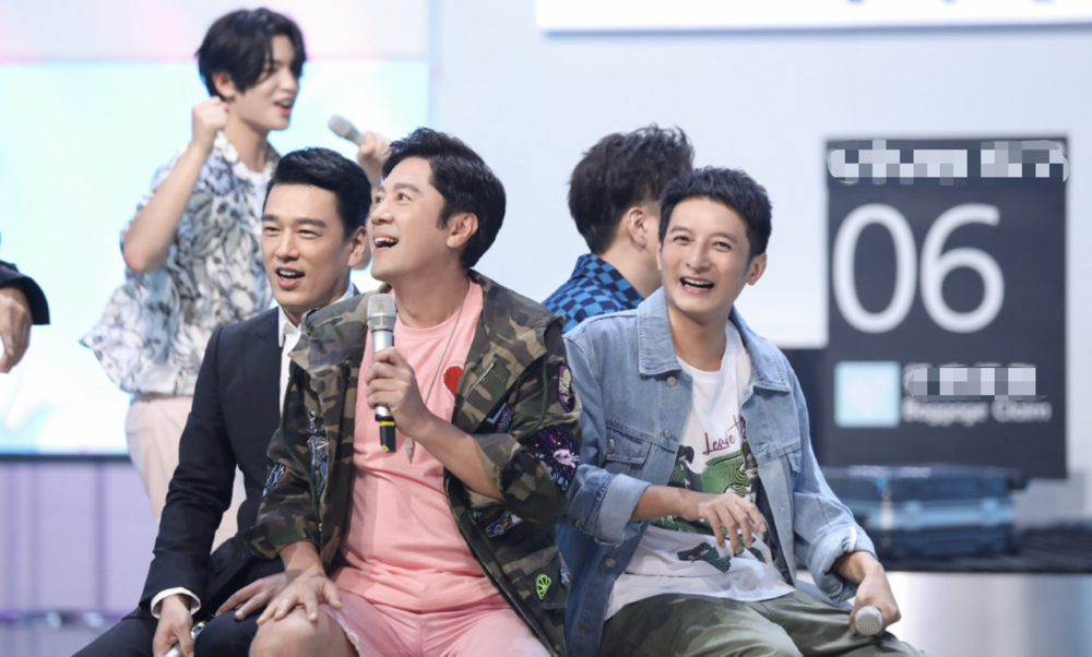 斜眼看人被发现!阿云嘎晒截图喊话蔡国庆:老