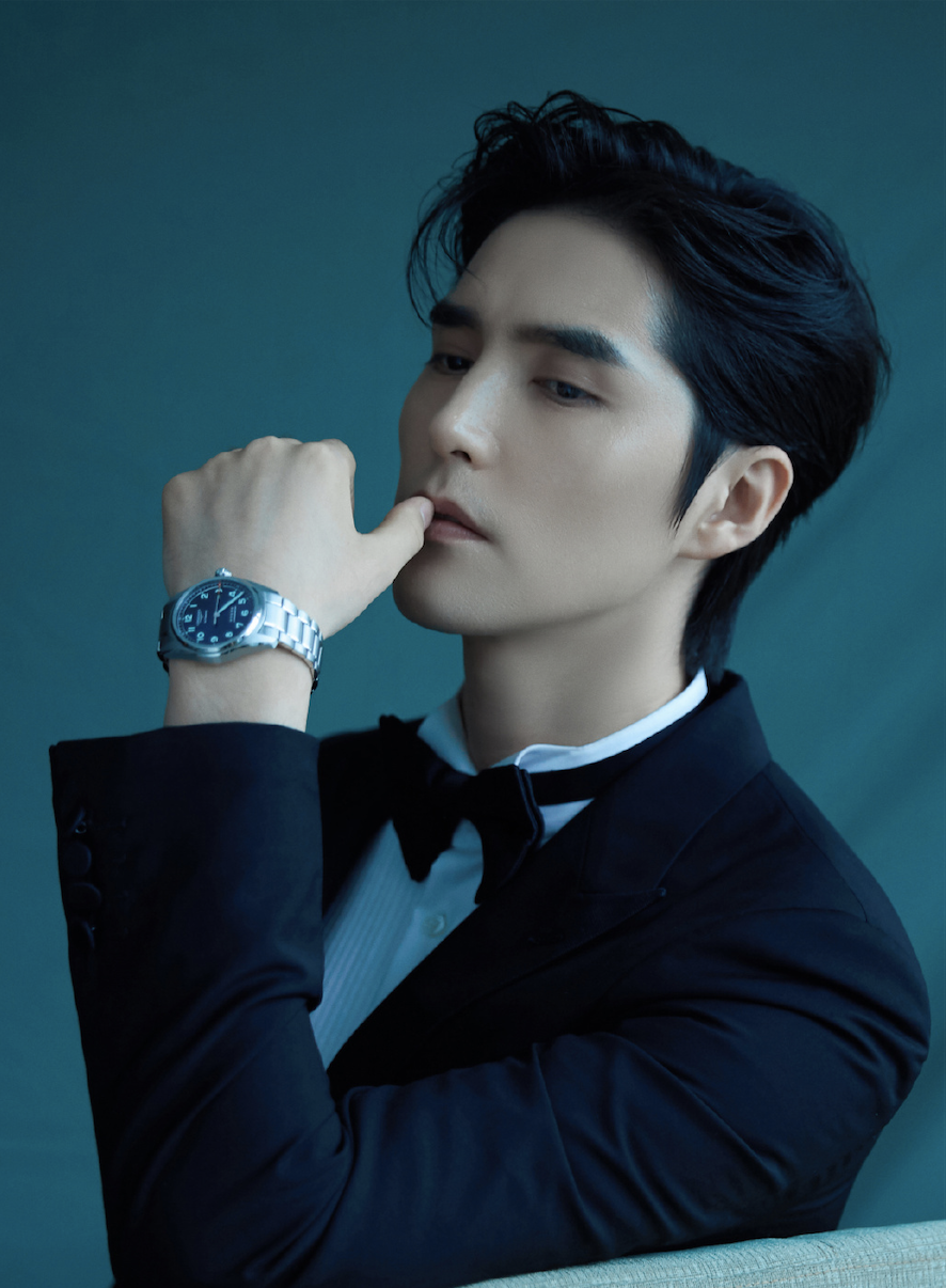 斜眼看人被发现!阿云嘎晒截图喊话蔡国庆:老