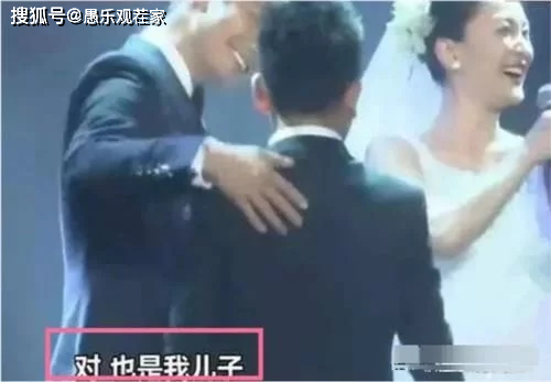 44岁陈坤现身直播间,皮肤黝黑无皱纹,完全不输